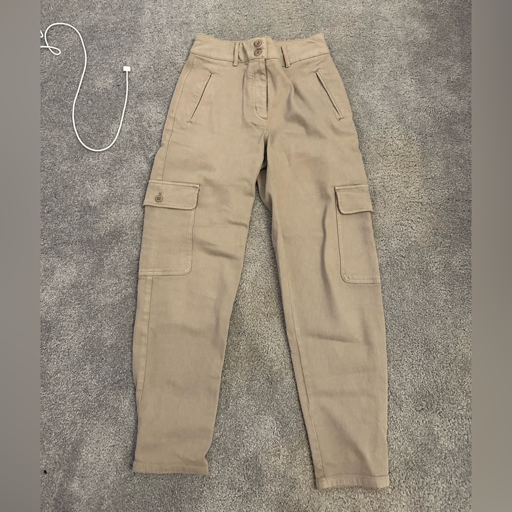 Aritzia Cargo Pants